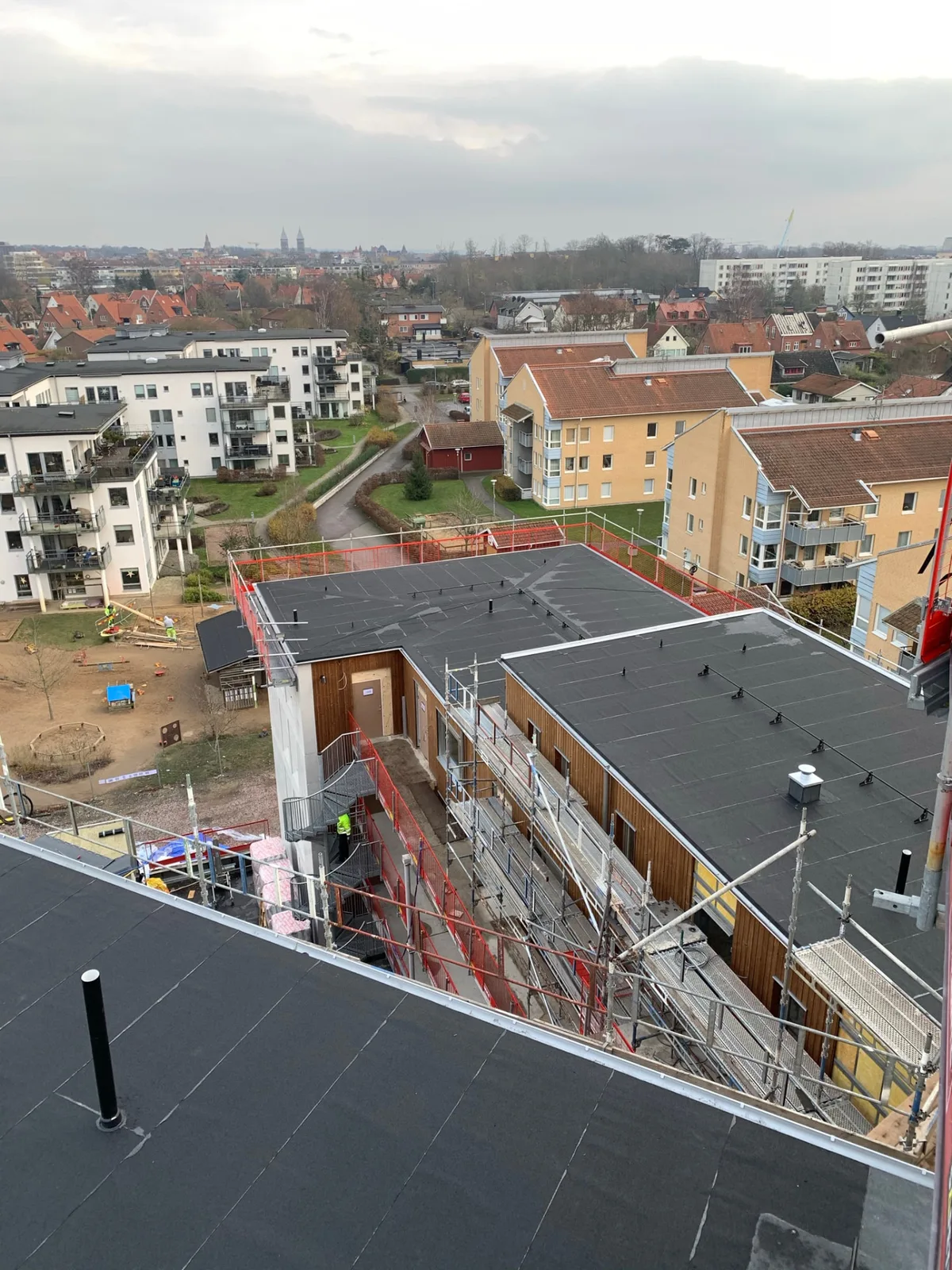 Papptak på flerbostadshus, Södra Sverige